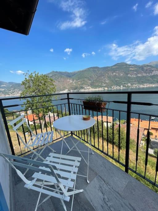 Il Noce Lake View Apartment Lezzeno Bagian luar foto